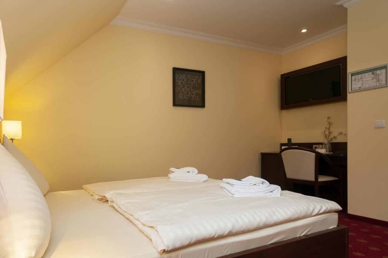 Hotel Gruene Tanne Hamburgo Exterior foto