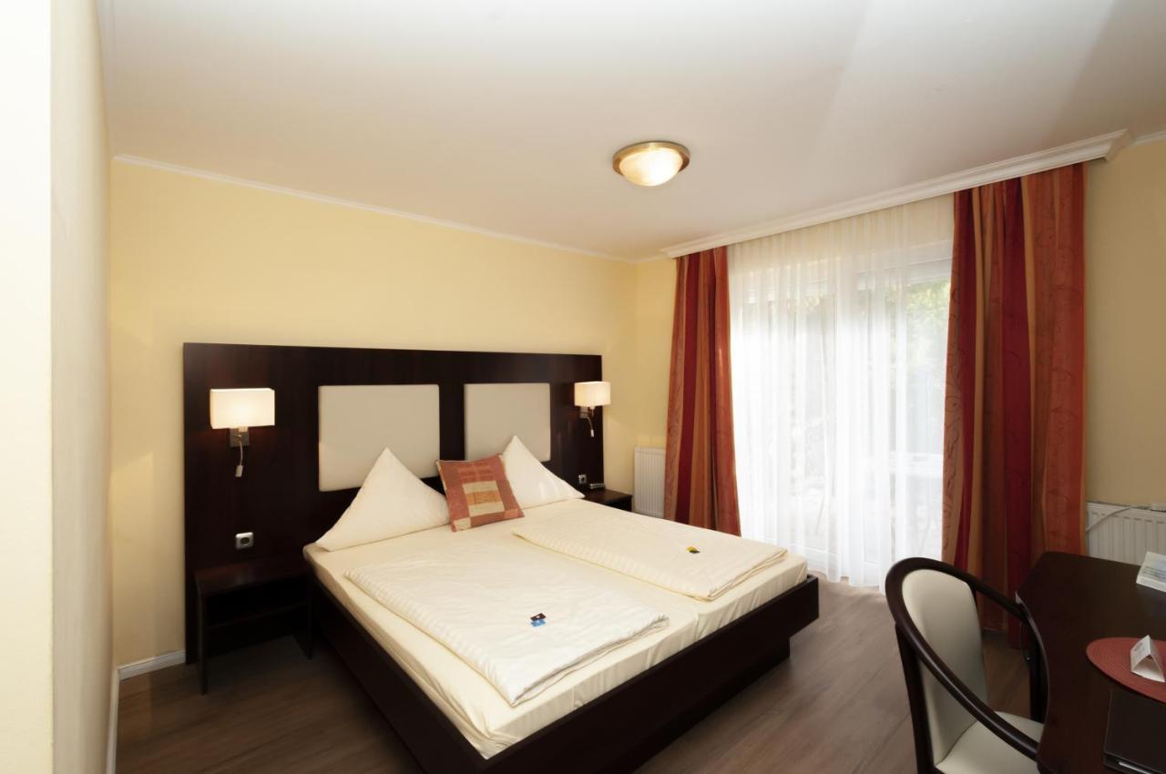 Hotel Gruene Tanne Hamburgo Exterior foto